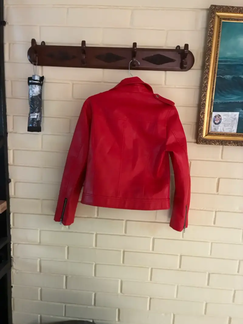 Chaqueta de cuero roja - 1