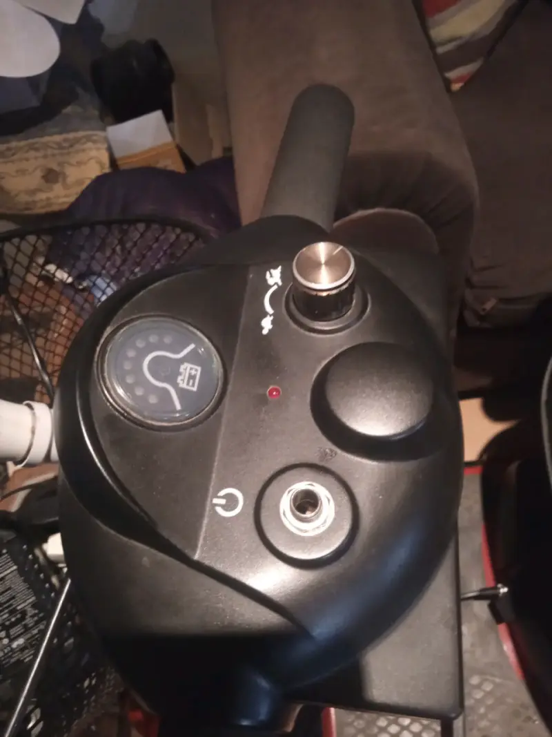 Moto Scooter 4 ruedas - 1