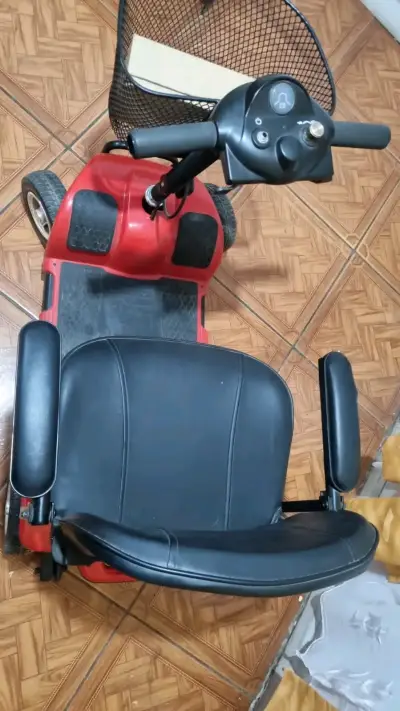 Moto Scooter 4 ruedas - miniatura 3