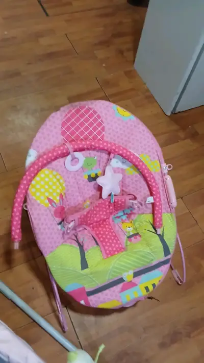 Silla mecedora para bebé colorida - miniatura 2