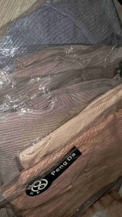 Vestido de lanilla con escote - miniatura 2