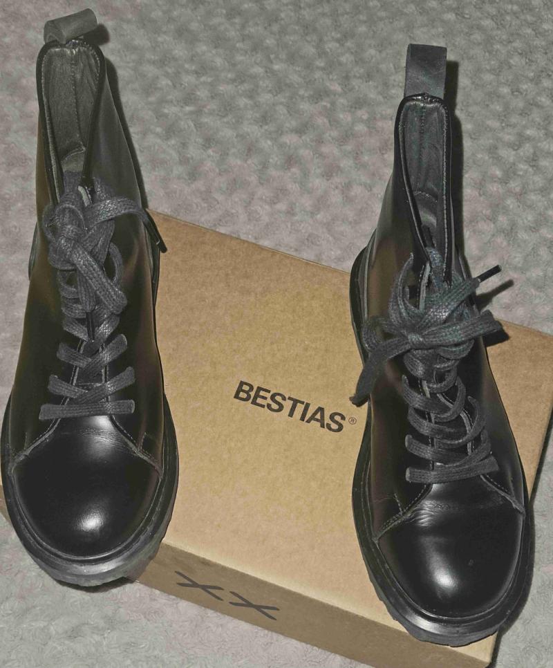 Botines negros Bestias - 1