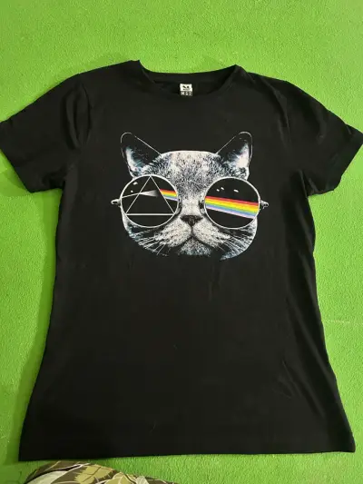 Polera negra de pink floyd,  con diseño de gato - miniatura 1