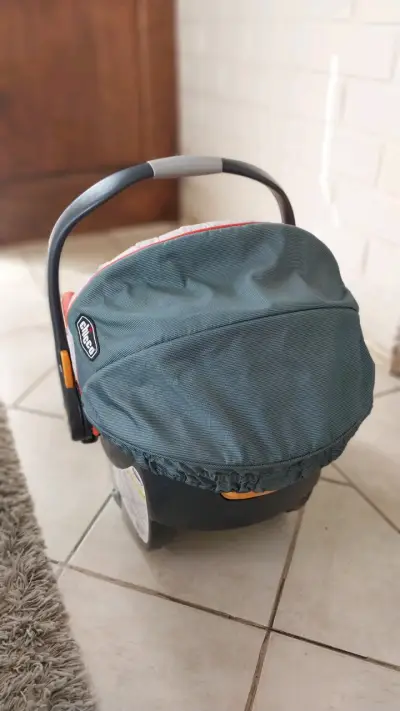 Silla de auto Chicco naranja - miniatura 2