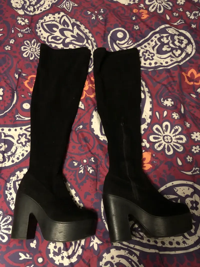 Botas negras de plataforma altas