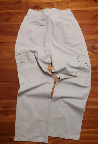 Pantalones cargo beige - miniatura 1