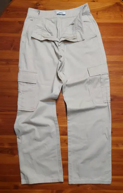 Pantalones cargo beige - miniatura 2