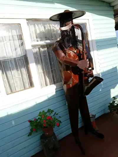 Escultura de vaquero de metal - miniatura 4