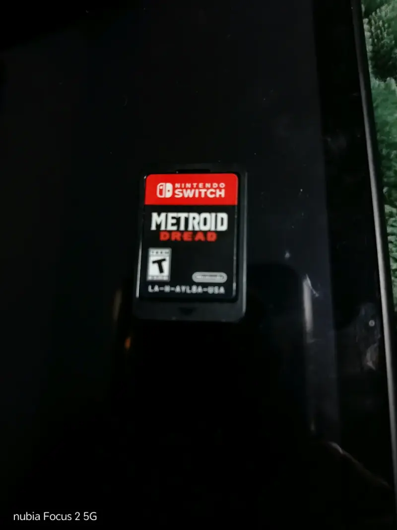 Consola Nintendo Switch con juego y accesorios - 2