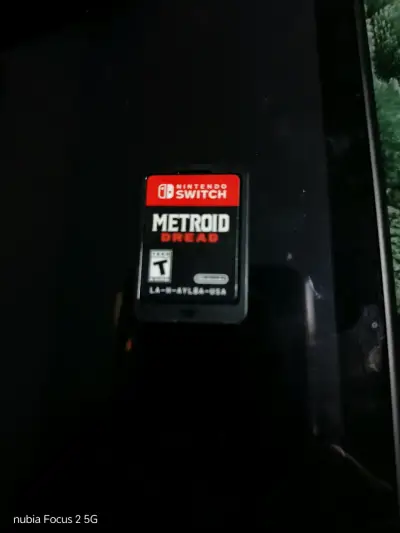 Consola Nintendo Switch con juego y accesorios - miniatura 2