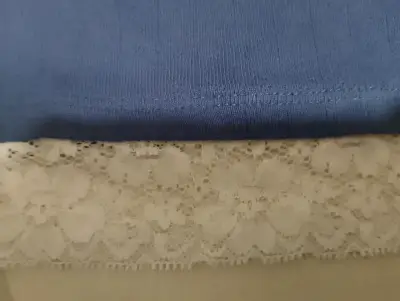 Polera azul con encaje - miniatura 3