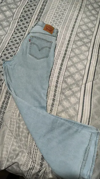Jeans celestes Levi's usados - miniatura 1