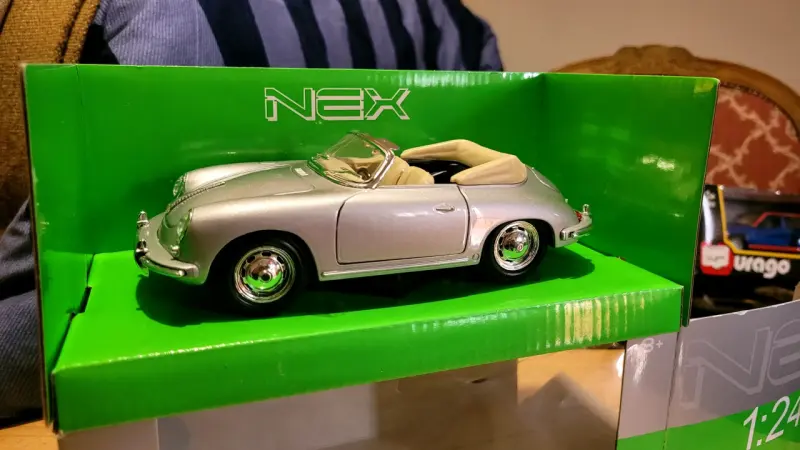 Modelo auto clásico escala 1:24