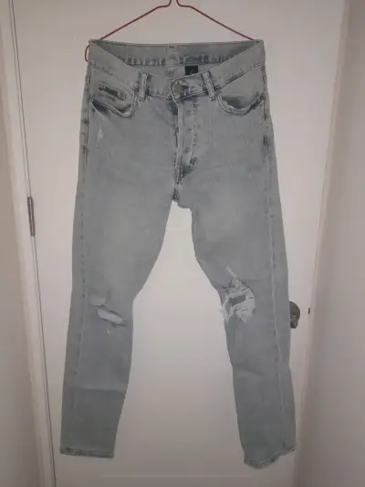 Jeans claros desgastados - miniatura 1