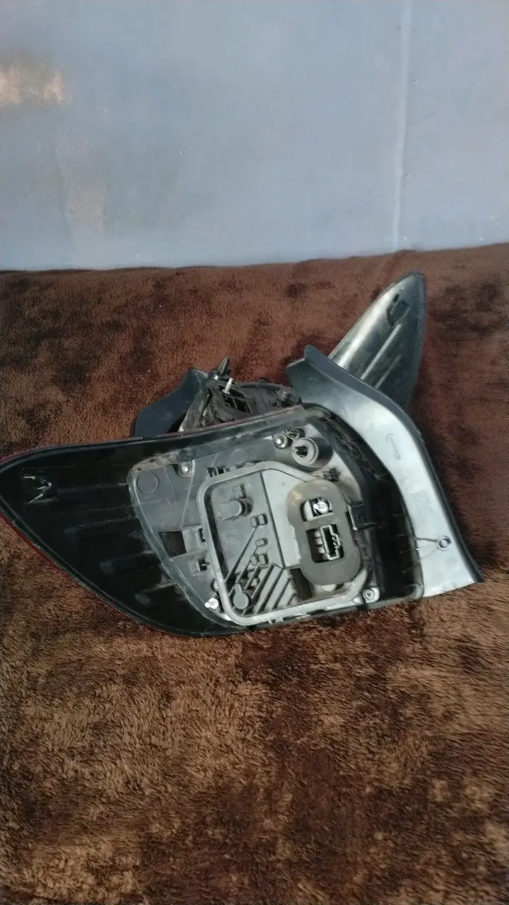 Focos trasero de auto usados - 1