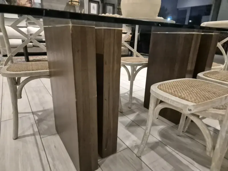 Mesa de comedor de vidrio con sillas - 3