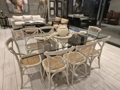 Mesa de comedor de vidrio con sillas - miniatura 4