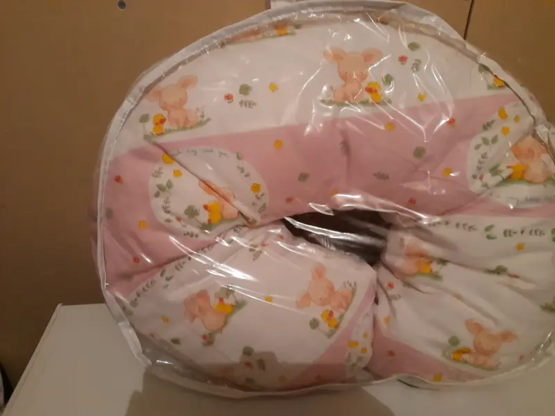 Cojín de lactancia con diseño infantil