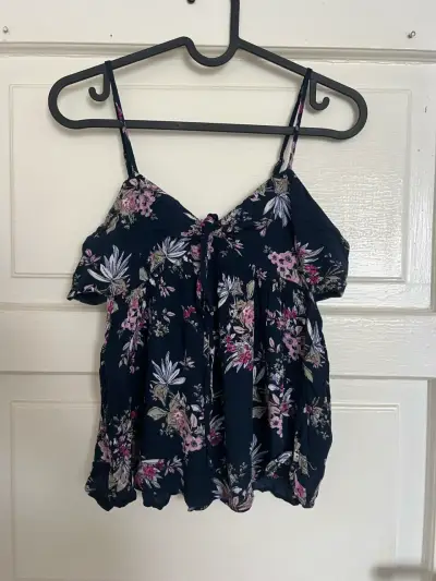 Polera unlimited escote floral azul - miniatura 2