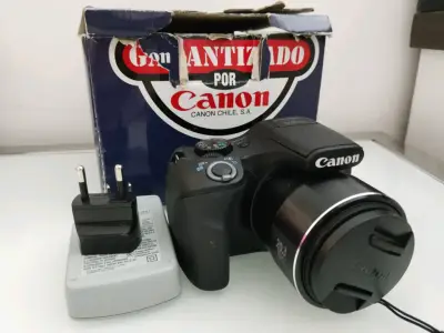Cámara Canon con cargador - miniatura 3