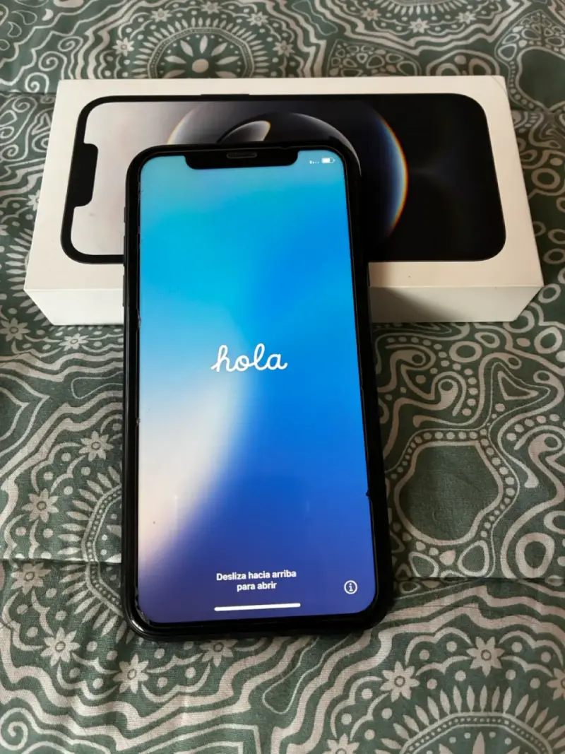 iPhone XR - 1