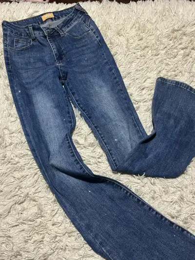Jeans azul con brillos - miniatura 1