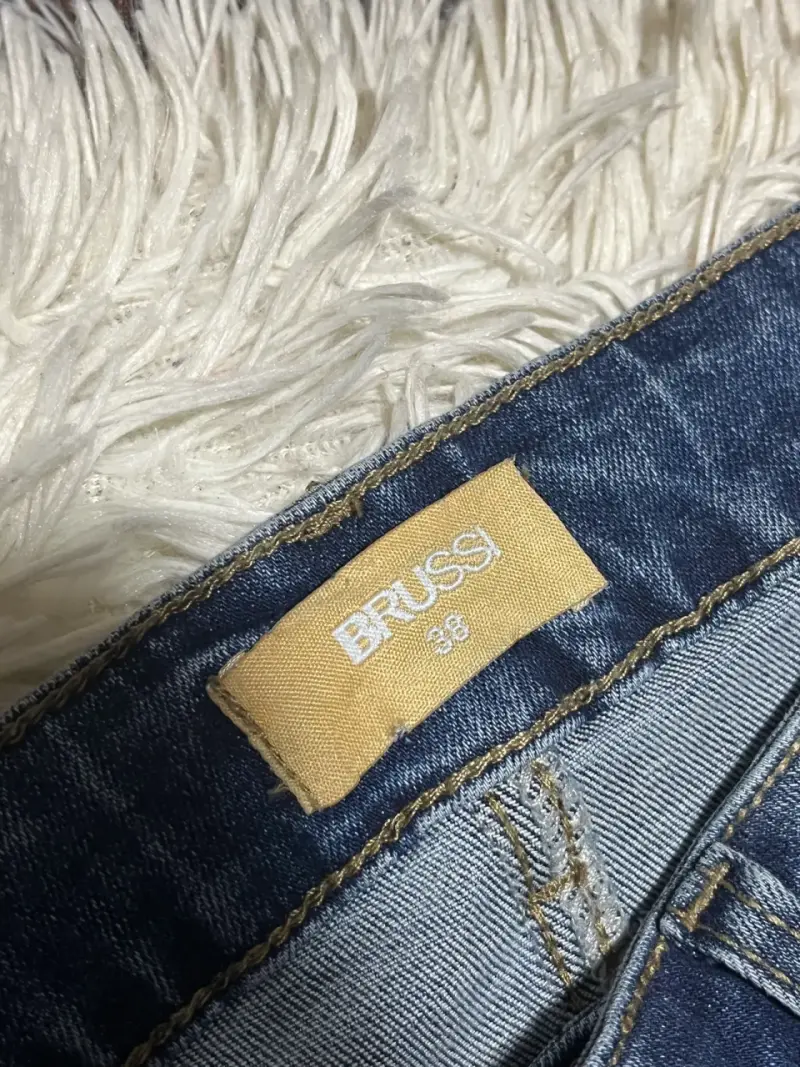 Jeans azul con brillos - 3