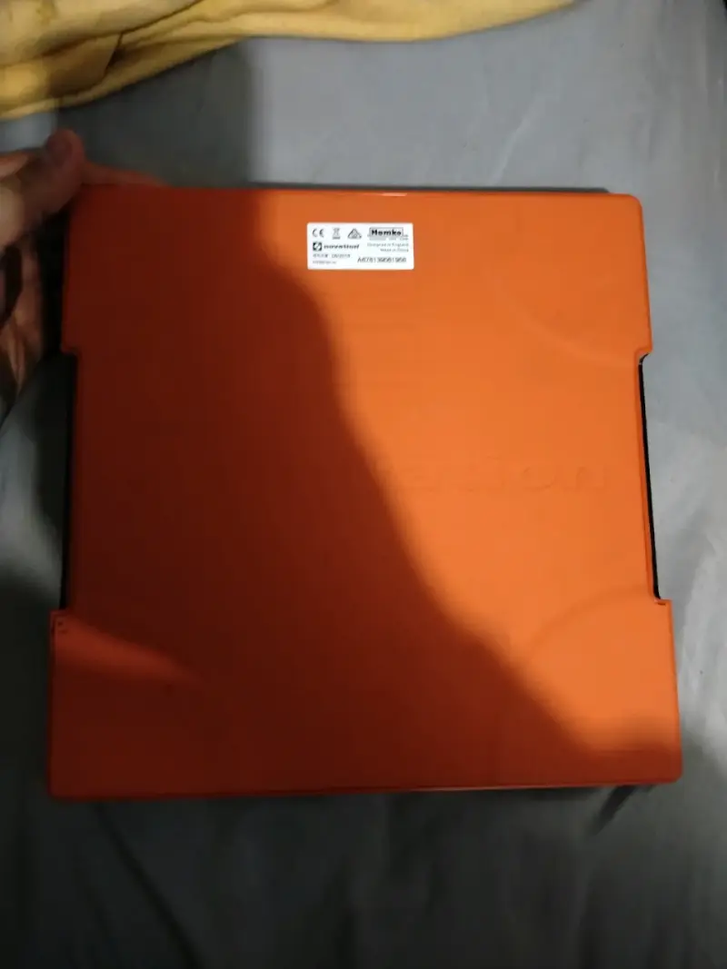 Controlador MIDI Novation Launchpad - 3