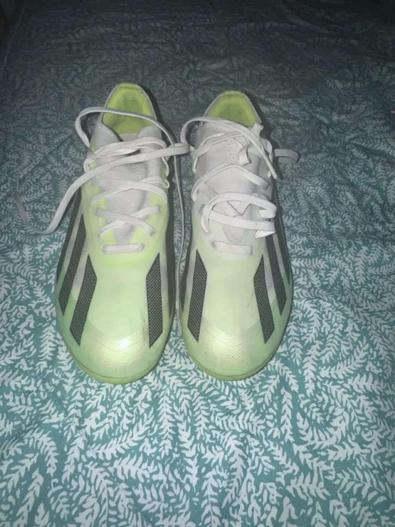 Zapatillas deportivas blancas y verdes - 1