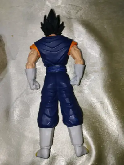 Figurita de vegetto - miniatura 3
