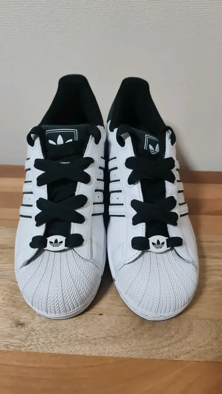 Zapatillas blancas con negro - 1