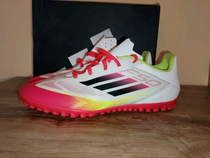 Zapatillas deportivas blancas y rosas - 4