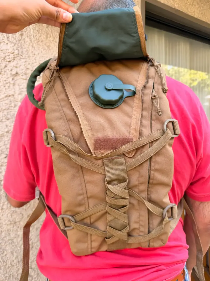 Mochila Táctica de Hidratación con Bolsa de Agua - 2