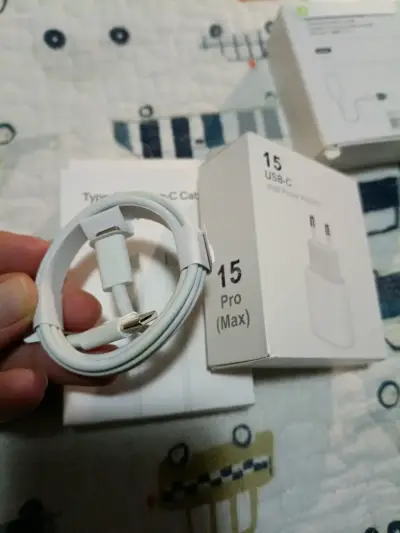 Cargador USB-C y cable tipo C-C - miniatura 3