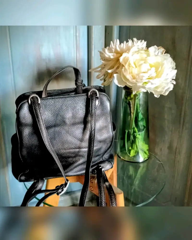 Mochila negra cuero sintético - 2