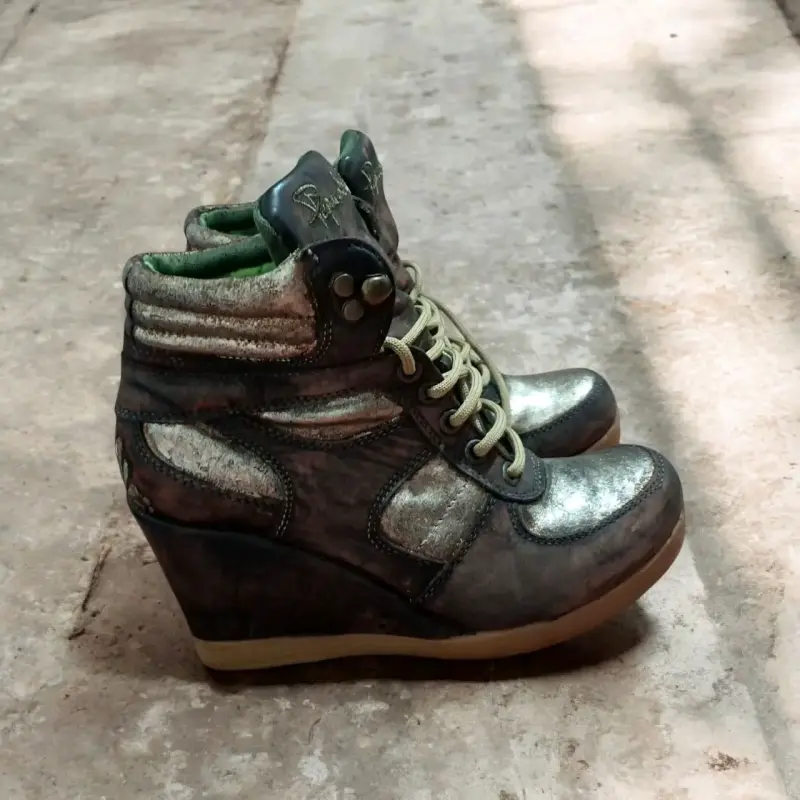 Zapatilla cuero plataforma cobre metálicos