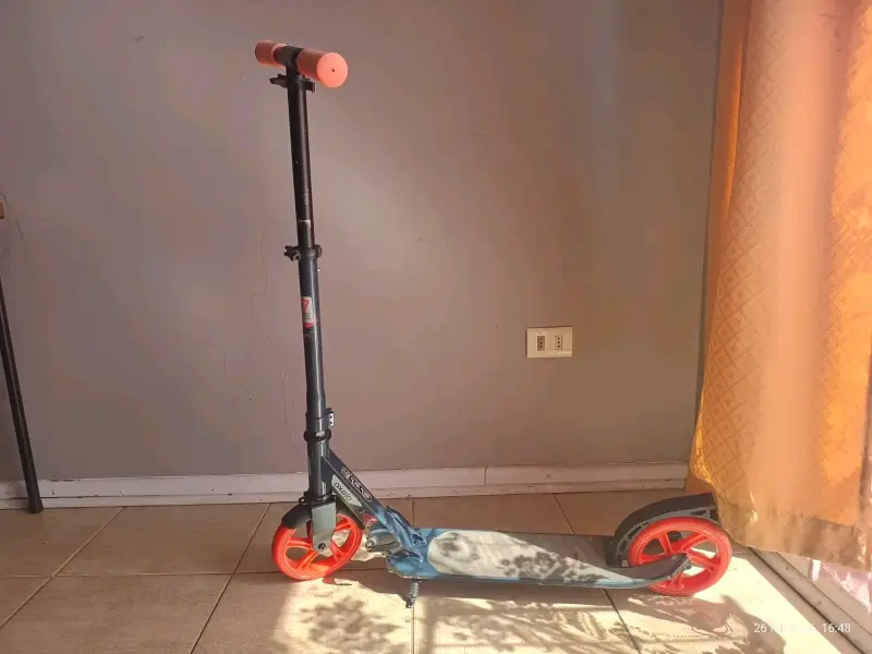 Scooter plegable con ruedas naranjas oxelo - 1
