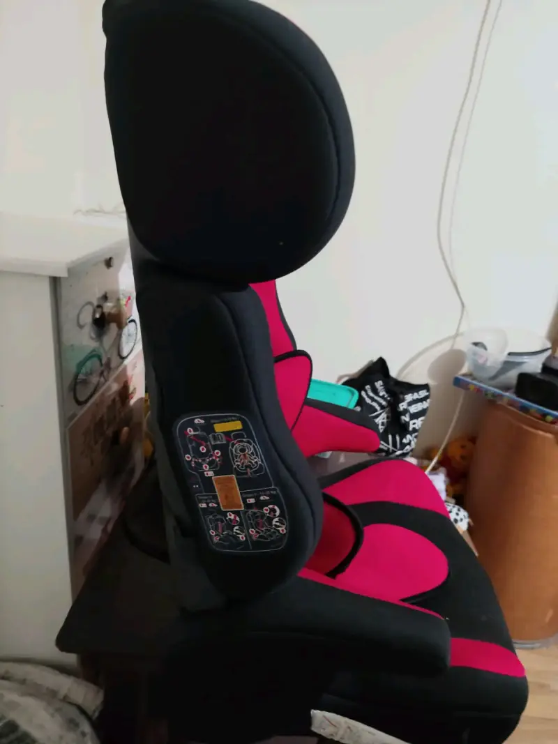 Silla de auto para bebé roja y negra - 3
