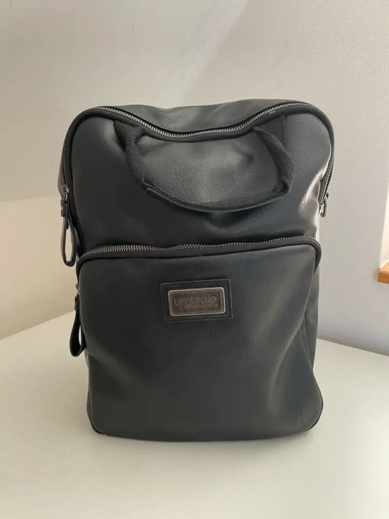 Mochila Umbrale, cartera Calvin klein y Tommy Hilf - 1