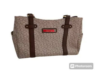 Mochila Umbrale, cartera Calvin klein y Tommy Hilf - miniatura 4