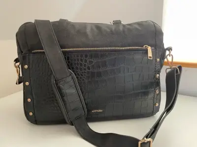 Bolsos y billeteras - miniatura 1