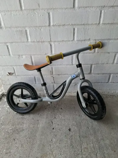Bicicleta de equilibrio para niños - miniatura 1