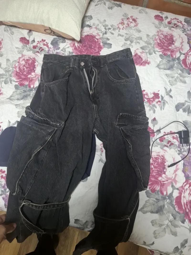 Jeans cargo negros unisex - 1