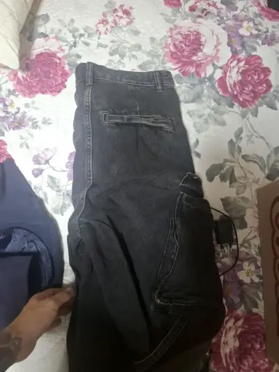 Jeans cargo negros unisex - miniatura 3