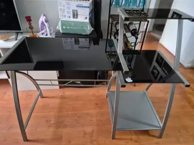 Escritorio de vidrio negro moderno - miniatura 2
