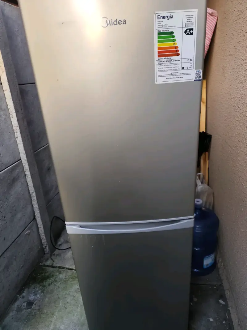 Refrigerador Midea color plata - 2