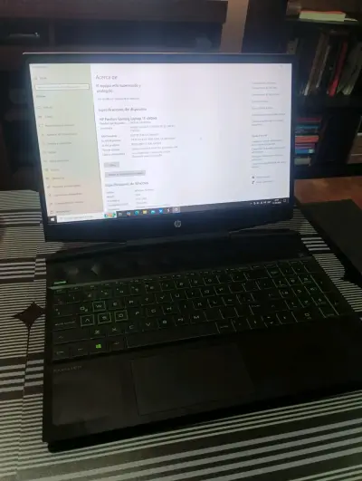 Laptop HP Pavilion Gaming 15" - miniatura 1