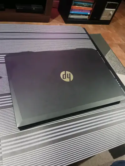 Laptop HP Pavilion Gaming 15" - miniatura 3