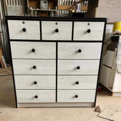 Cómoda blanca de madera - miniatura 6