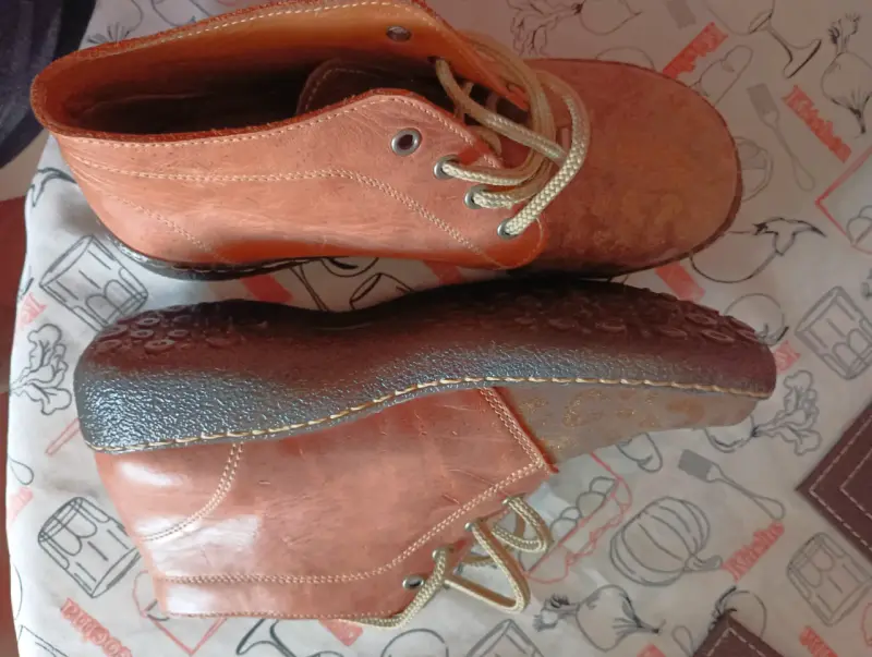 Botines de cuero café